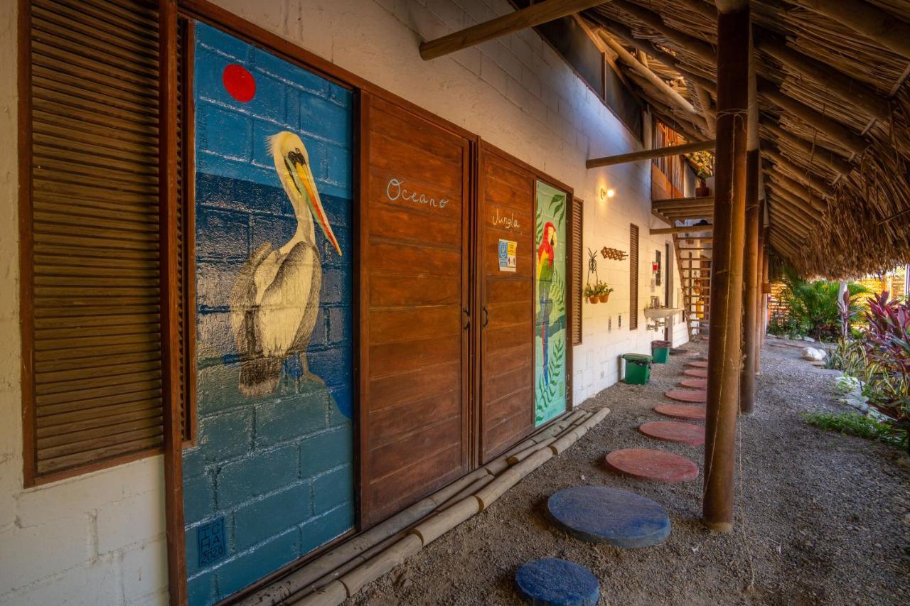 El Zoo Hostel, Bar & Pool ปาโลมิโน ภายนอก รูปภาพ