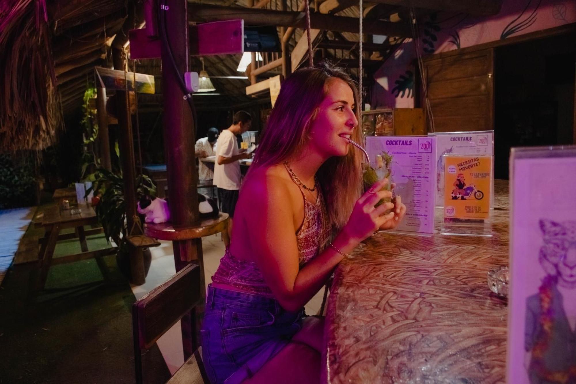 El Zoo Hostel, Bar & Pool ปาโลมิโน ภายนอก รูปภาพ